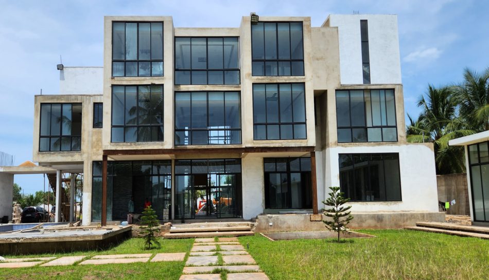 Ada Villa